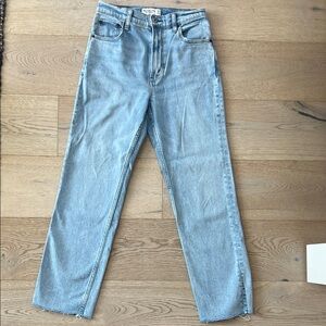 Abercrombie & Fitch The Ankle Straight Ultra High Rise